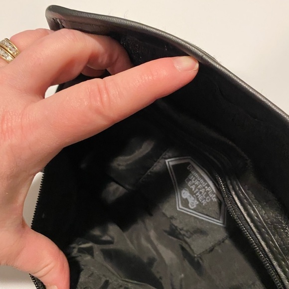 Black Buffalo Leather Windshield Bag - Picture 5 of 6